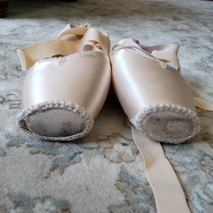 Russian Pointe (Rubin Radiance)